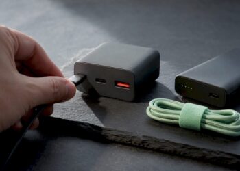 Kleines GaN-Ladegerät mit USB-C-Kabel