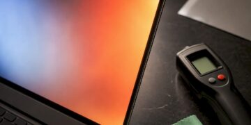 Unauffälliges OLED-Panel mit dezenter Wärmeentwicklung