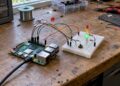 Mit dem Raspberry Pi 5 eine gesteckte LED-Ampel steuern
